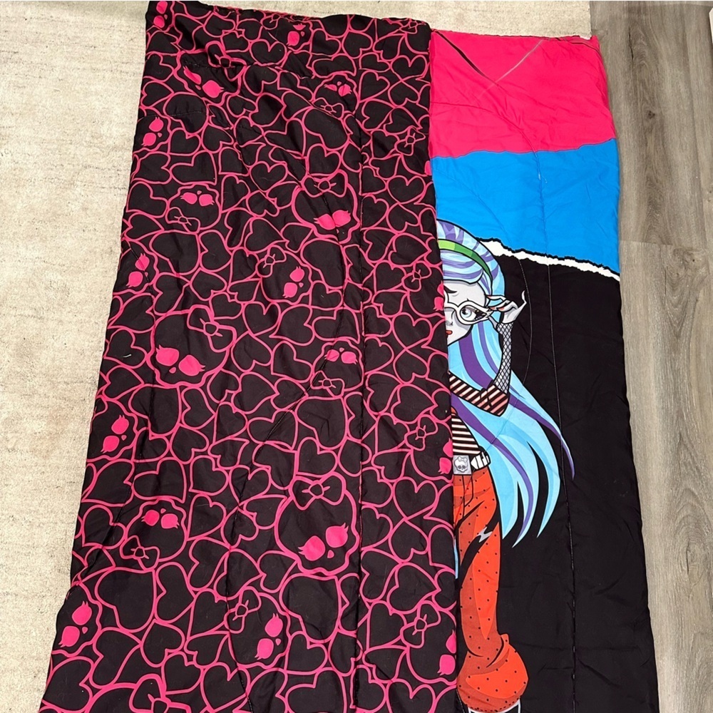 Monster High Comforter Twin Bedding Ghouls Rule 64" x 87” Blanket Reversible - Picture 10 of 10